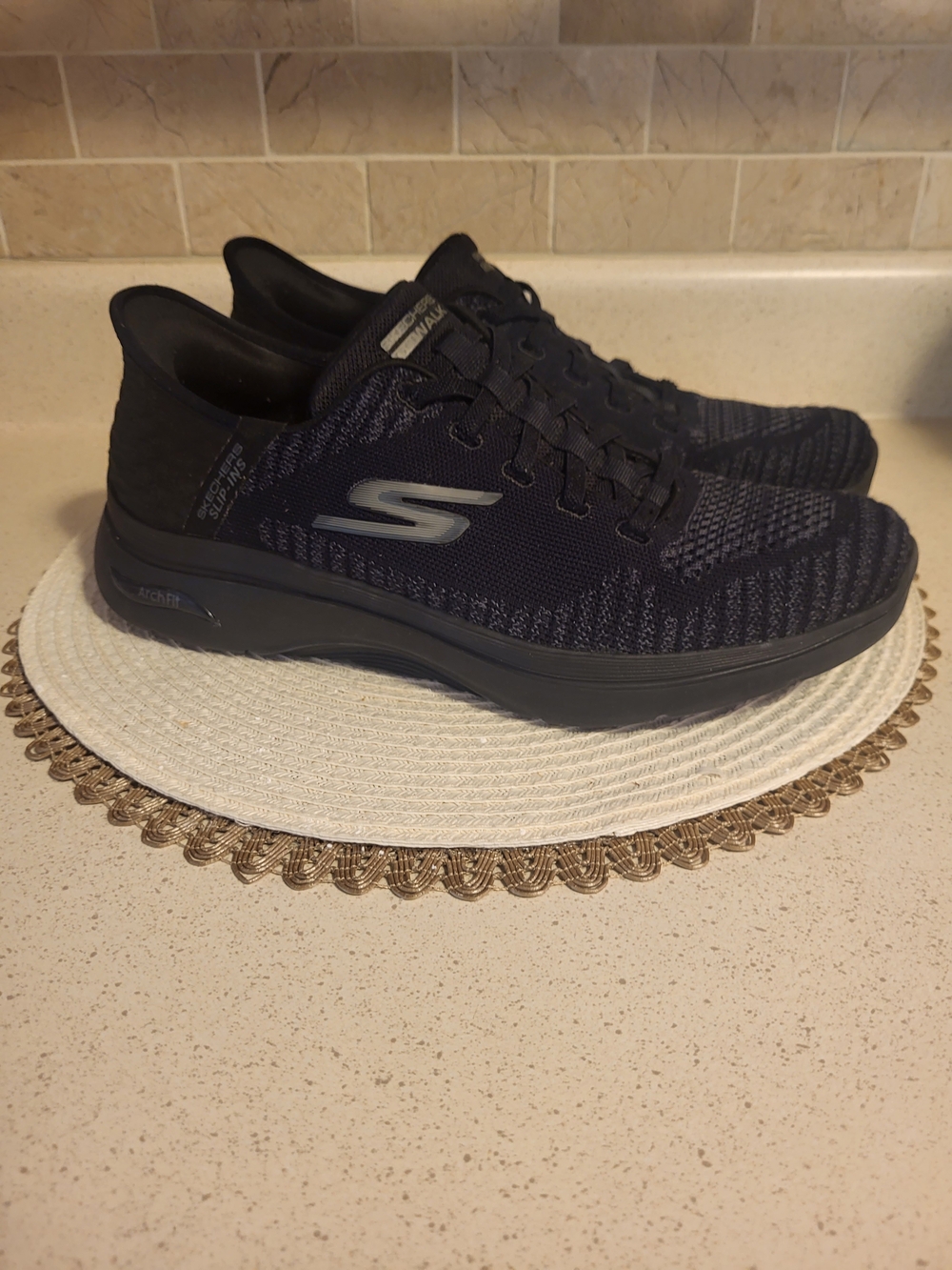 Men's Skechers Black Go-Walk Slip-Ins Sneakers Sz.10M